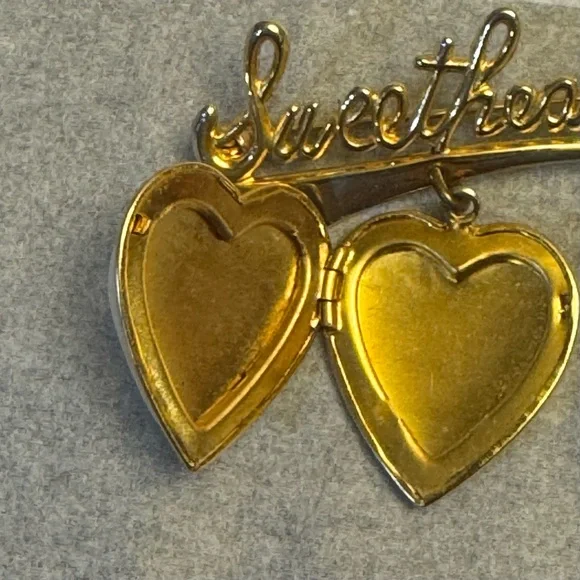 Sweetheart Navy Brooch Locket - Picture 9 of 13